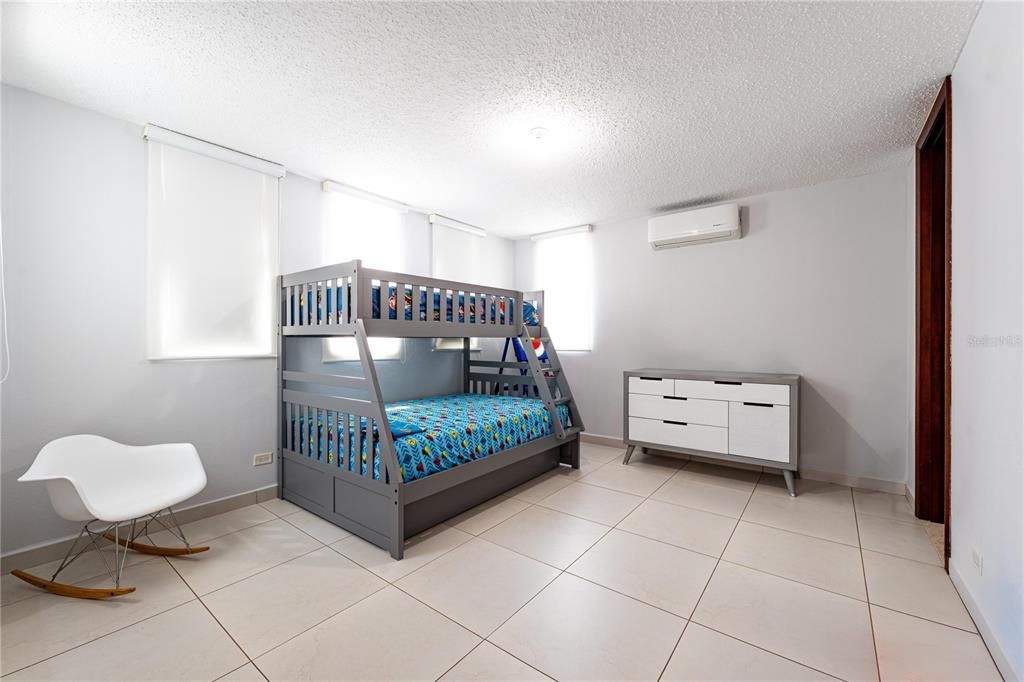 En Venta: $895,000 (4 camas, 4 baños, 0 Pies cuadrados)