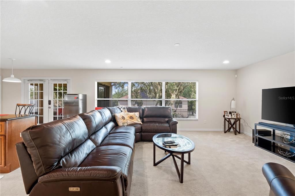 For Sale: $469,900 (4 beds, 2 baths, 2773 Square Feet)