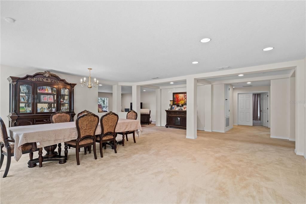 For Sale: $469,900 (4 beds, 2 baths, 2773 Square Feet)