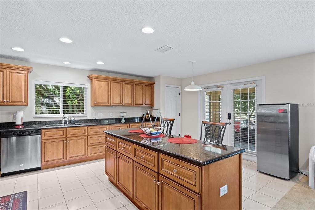 For Sale: $469,900 (4 beds, 2 baths, 2773 Square Feet)