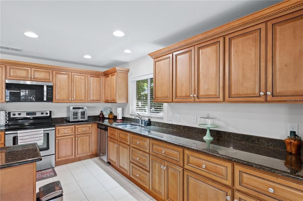 For Sale: $469,900 (4 beds, 2 baths, 2773 Square Feet)