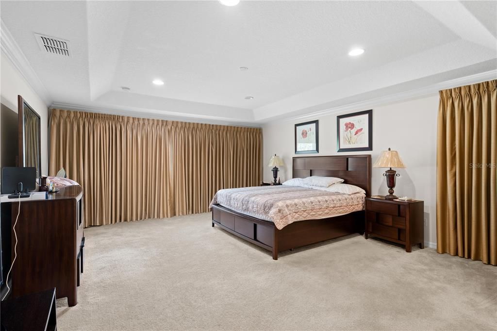 For Sale: $469,900 (4 beds, 2 baths, 2773 Square Feet)