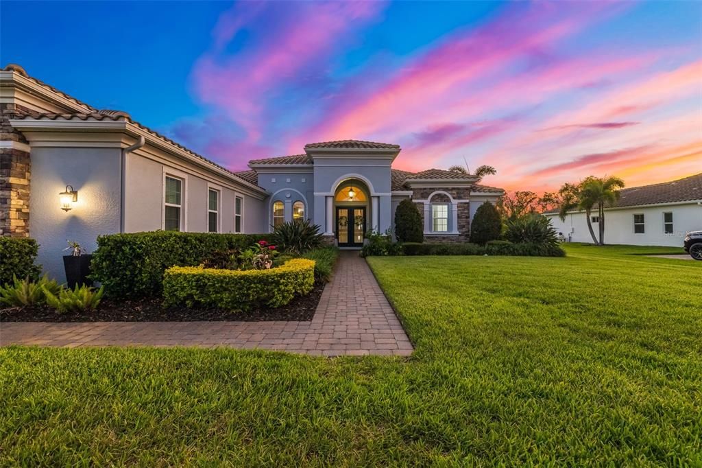 En Venta: $1,145,000 (3 camas, 3 baños, 3168 Pies cuadrados)