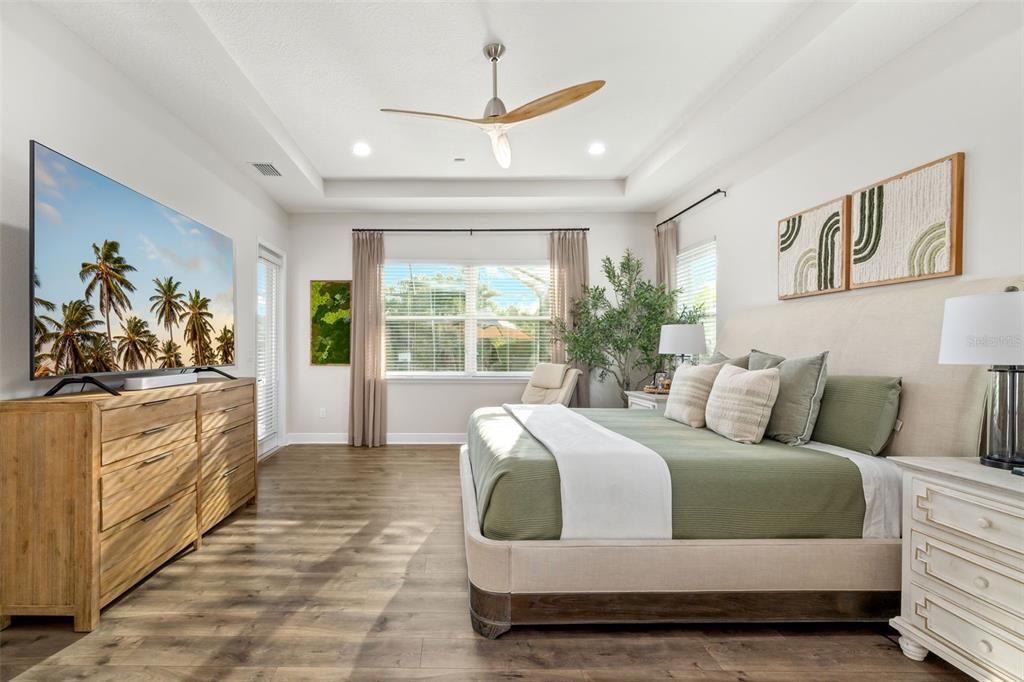 En Venta: $1,145,000 (3 camas, 3 baños, 3168 Pies cuadrados)