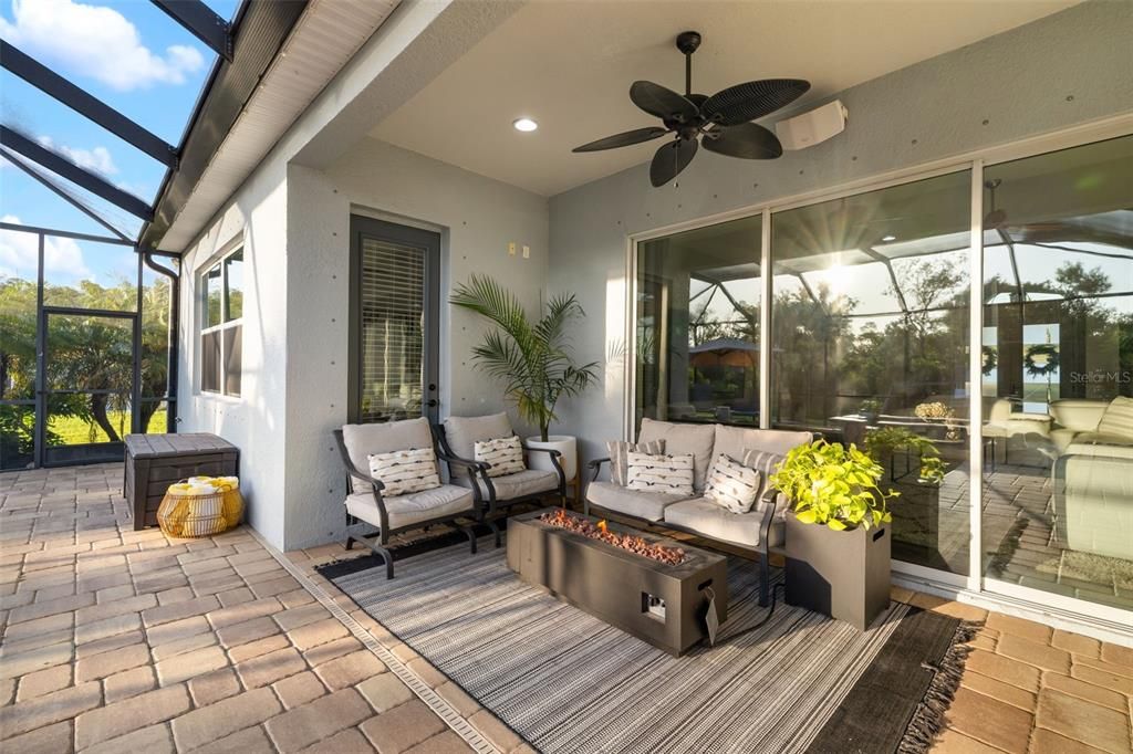 En Venta: $1,145,000 (3 camas, 3 baños, 3168 Pies cuadrados)