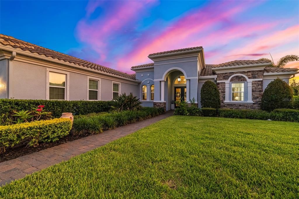 En Venta: $1,145,000 (3 camas, 3 baños, 3168 Pies cuadrados)