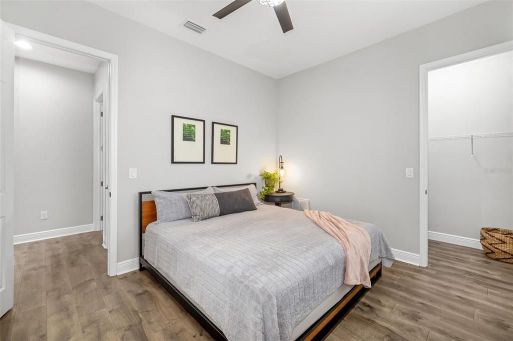 En Venta: $1,145,000 (3 camas, 3 baños, 3168 Pies cuadrados)