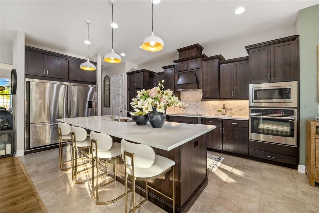 En Venta: $1,145,000 (3 camas, 3 baños, 3168 Pies cuadrados)