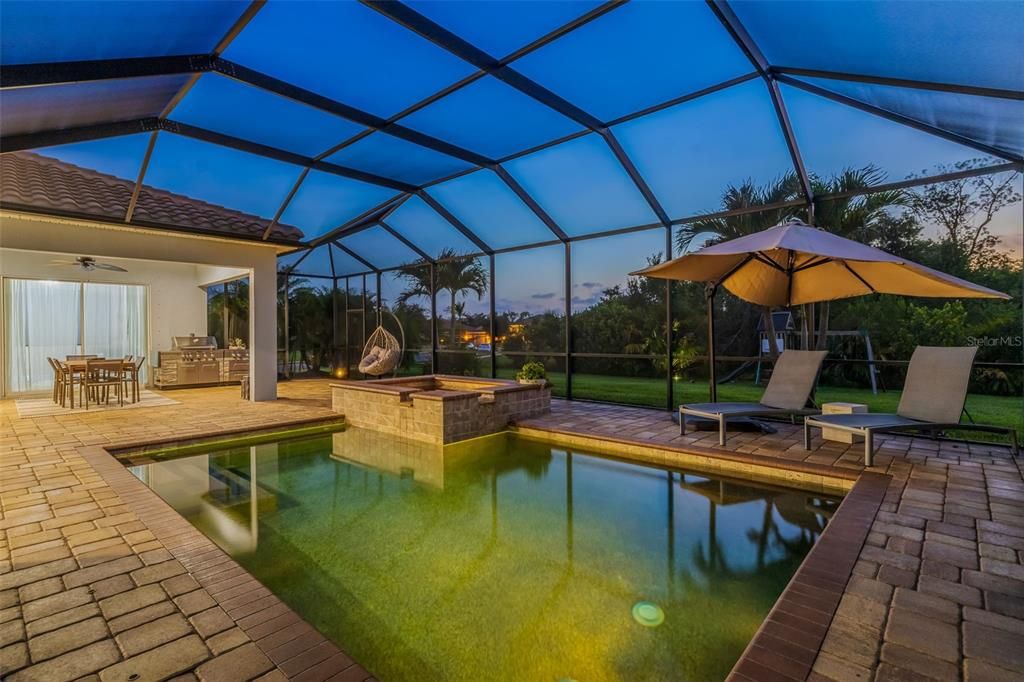 En Venta: $1,145,000 (3 camas, 3 baños, 3168 Pies cuadrados)