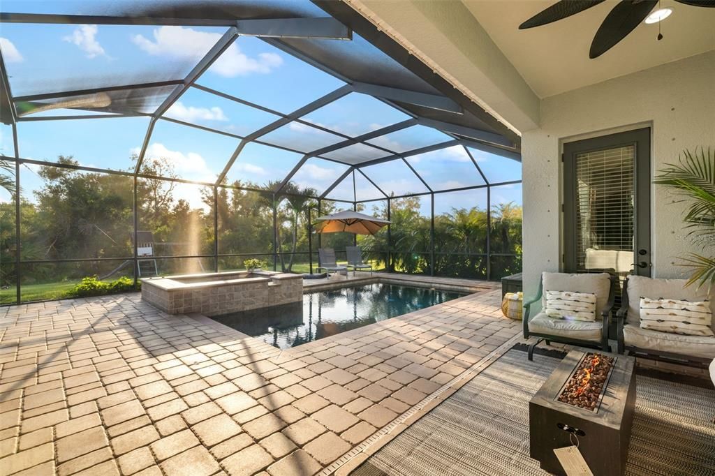 En Venta: $1,145,000 (3 camas, 3 baños, 3168 Pies cuadrados)