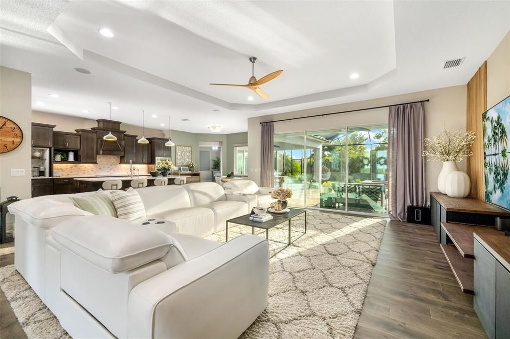 En Venta: $1,145,000 (3 camas, 3 baños, 3168 Pies cuadrados)