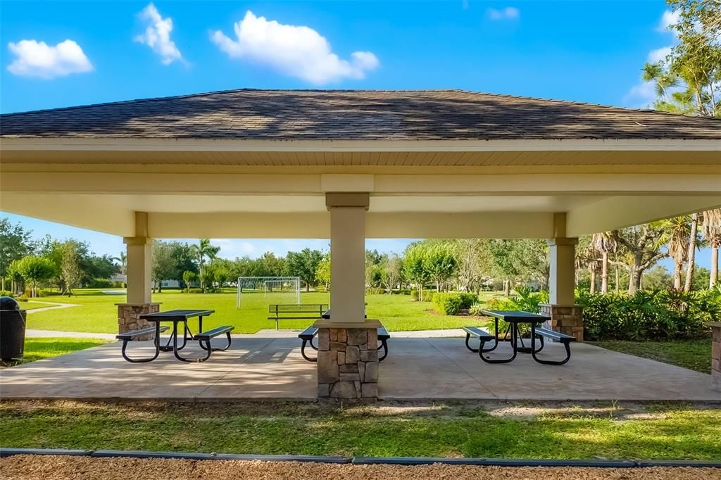 En Venta: $1,145,000 (3 camas, 3 baños, 3168 Pies cuadrados)