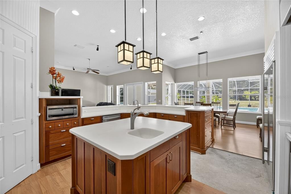 Activo con contrato: $1,350,000 (4 camas, 3 baños, 3152 Pies cuadrados)