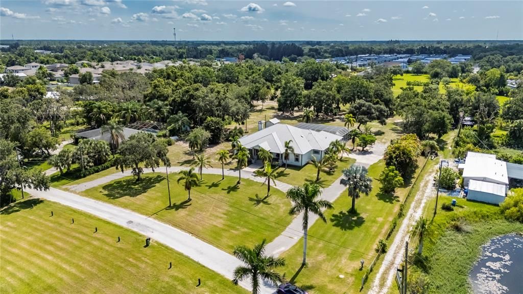 Activo con contrato: $1,350,000 (4 camas, 3 baños, 3152 Pies cuadrados)