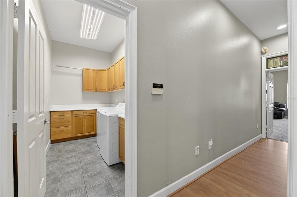 Activo con contrato: $1,350,000 (4 camas, 3 baños, 3152 Pies cuadrados)