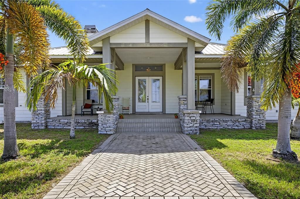 Activo con contrato: $1,350,000 (4 camas, 3 baños, 3152 Pies cuadrados)