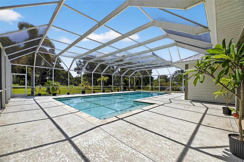 Activo con contrato: $1,350,000 (4 camas, 3 baños, 3152 Pies cuadrados)