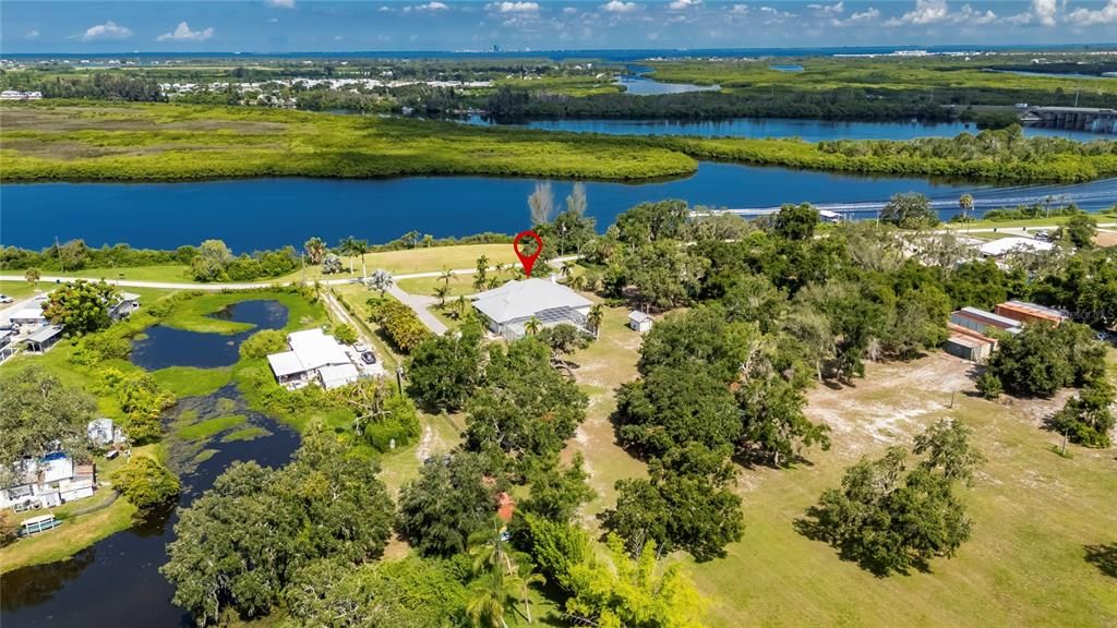 Activo con contrato: $1,350,000 (4 camas, 3 baños, 3152 Pies cuadrados)