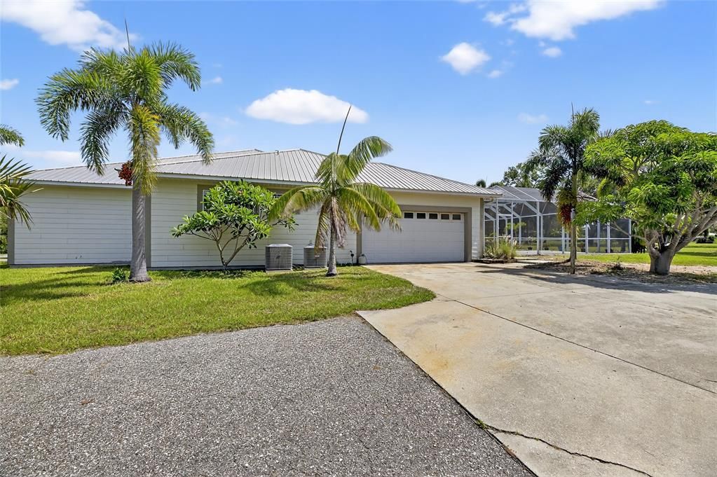 Activo con contrato: $1,350,000 (4 camas, 3 baños, 3152 Pies cuadrados)