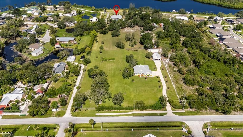 Activo con contrato: $1,350,000 (4 camas, 3 baños, 3152 Pies cuadrados)