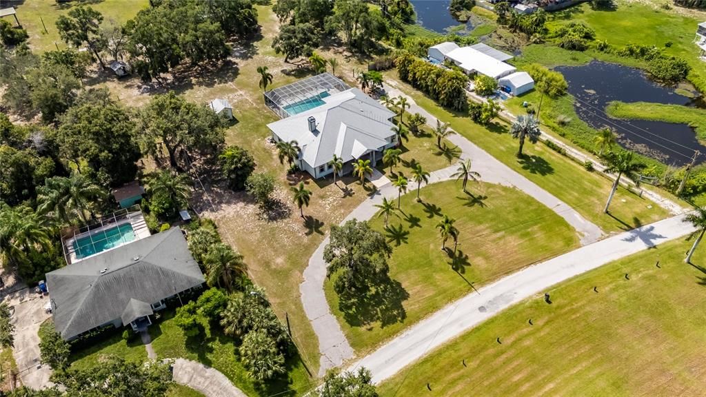 Activo con contrato: $1,350,000 (4 camas, 3 baños, 3152 Pies cuadrados)