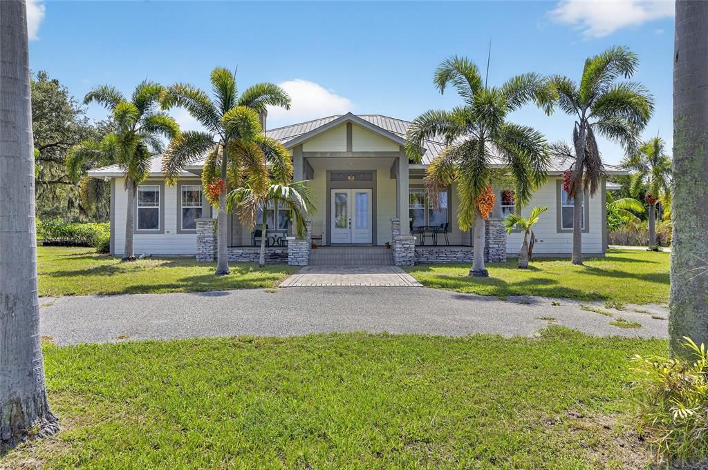 Activo con contrato: $1,350,000 (4 camas, 3 baños, 3152 Pies cuadrados)