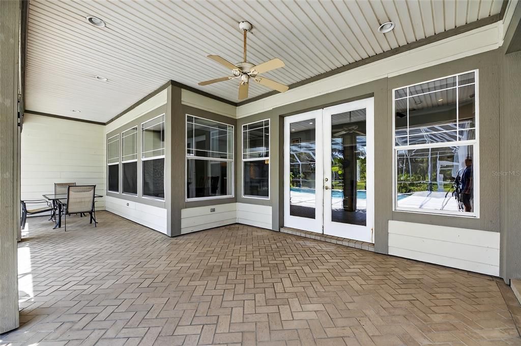 Activo con contrato: $1,350,000 (4 camas, 3 baños, 3152 Pies cuadrados)