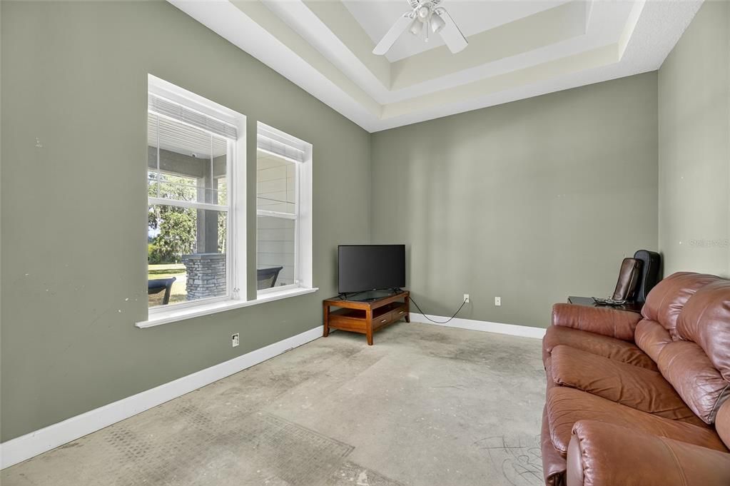 Activo con contrato: $1,350,000 (4 camas, 3 baños, 3152 Pies cuadrados)