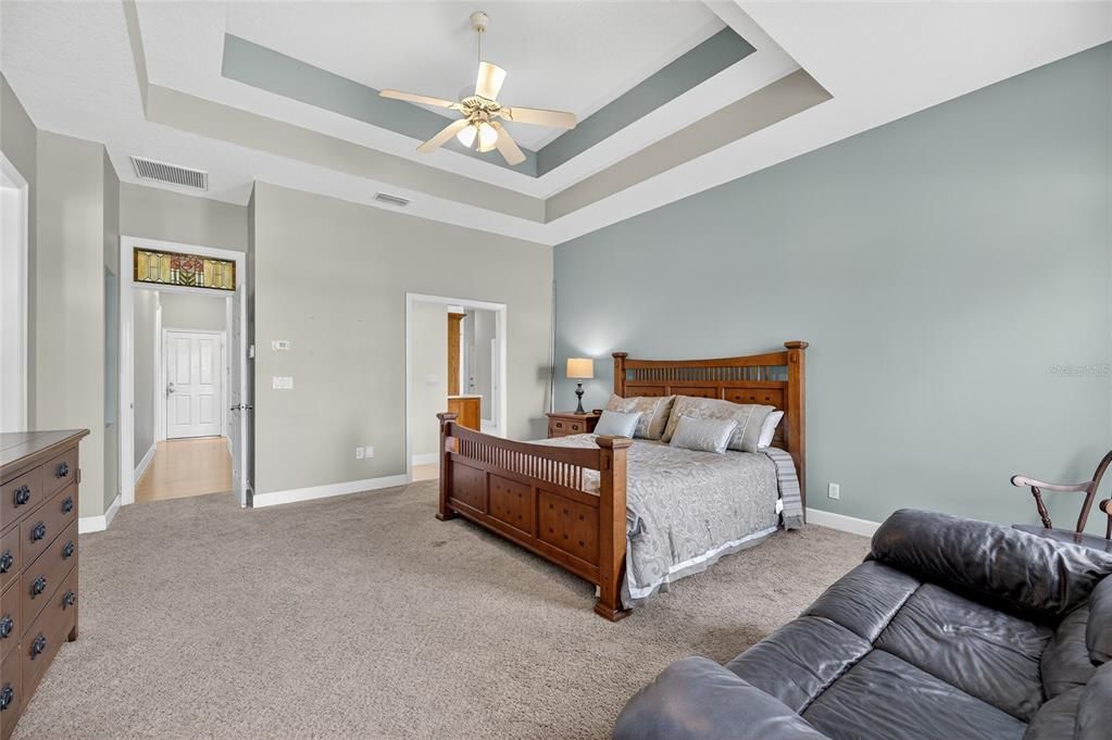 Activo con contrato: $1,350,000 (4 camas, 3 baños, 3152 Pies cuadrados)