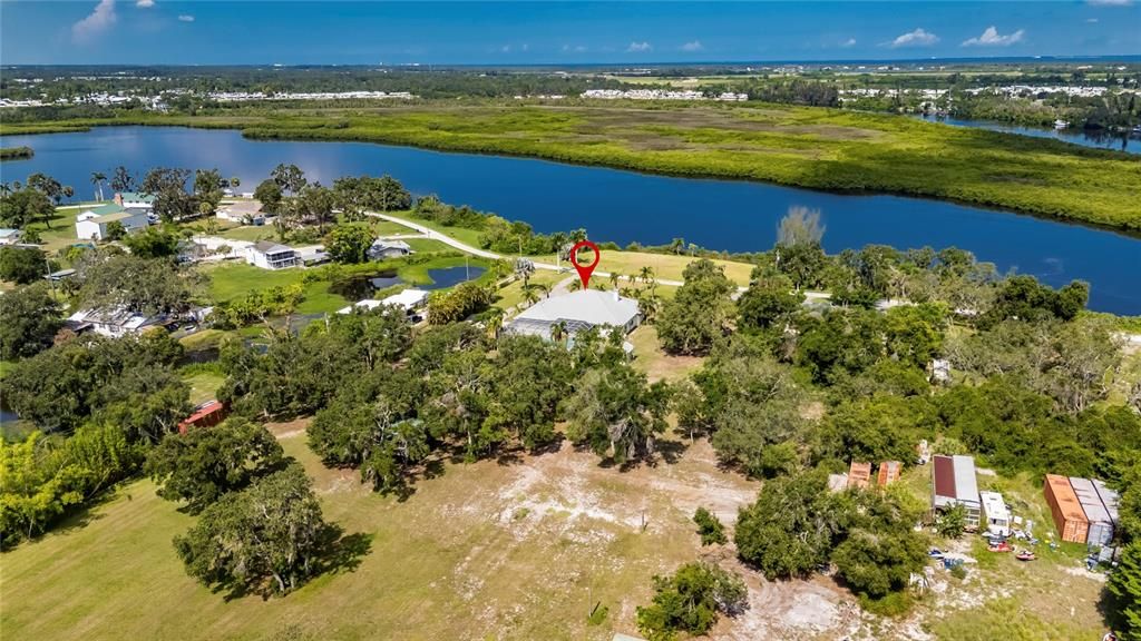 Activo con contrato: $1,350,000 (4 camas, 3 baños, 3152 Pies cuadrados)