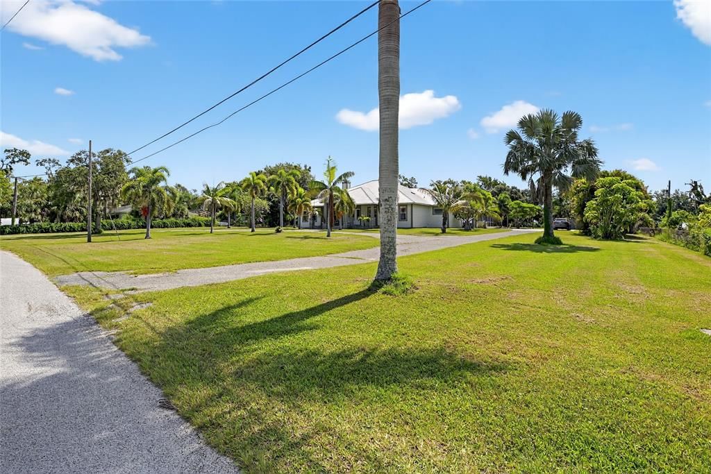 Activo con contrato: $1,350,000 (4 camas, 3 baños, 3152 Pies cuadrados)