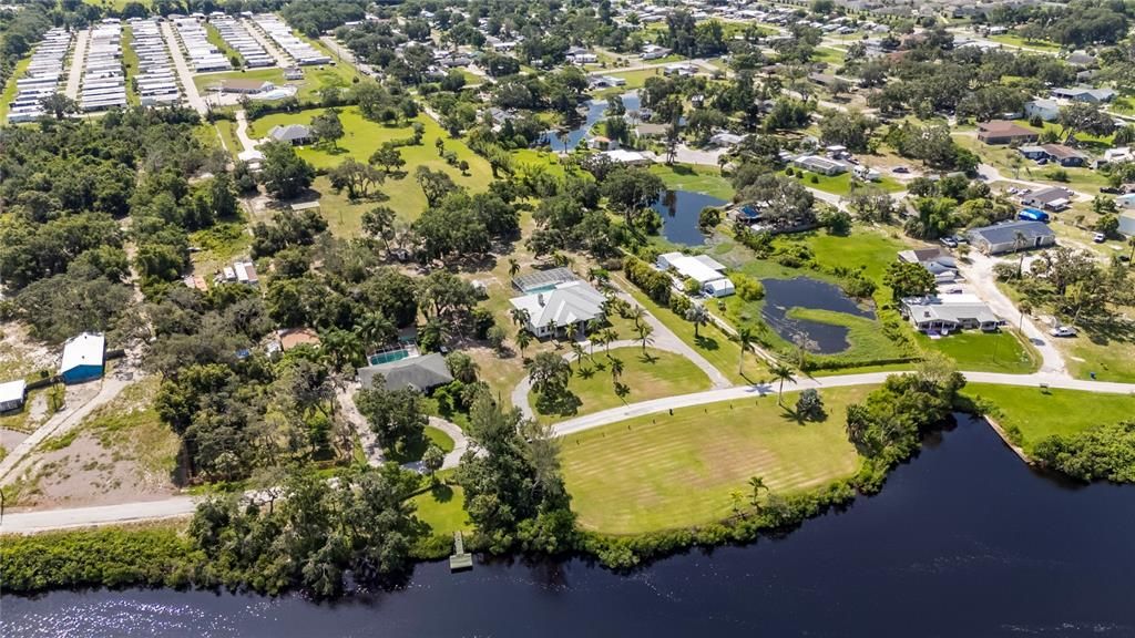 Activo con contrato: $1,350,000 (4 camas, 3 baños, 3152 Pies cuadrados)