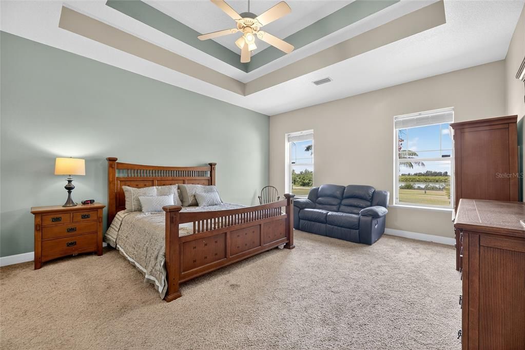 Activo con contrato: $1,350,000 (4 camas, 3 baños, 3152 Pies cuadrados)