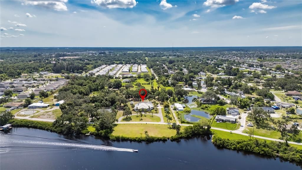 Activo con contrato: $1,350,000 (4 camas, 3 baños, 3152 Pies cuadrados)