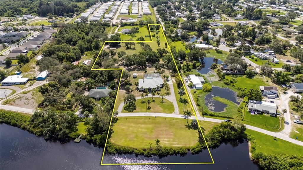 Activo con contrato: $1,350,000 (4 camas, 3 baños, 3152 Pies cuadrados)