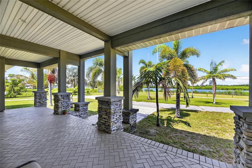 Activo con contrato: $1,350,000 (4 camas, 3 baños, 3152 Pies cuadrados)