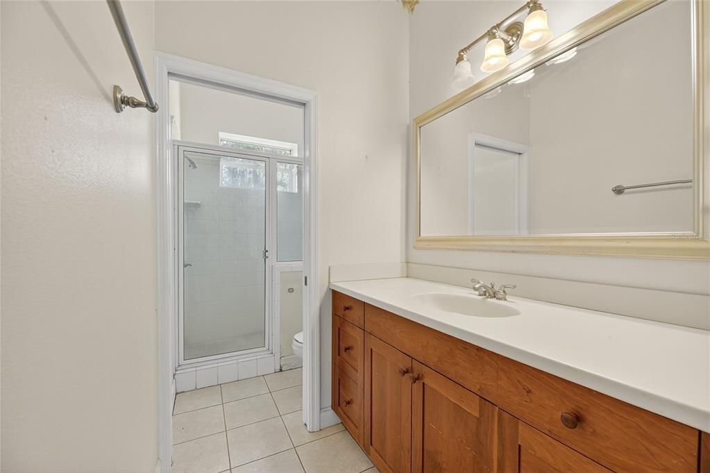 Activo con contrato: $1,350,000 (4 camas, 3 baños, 3152 Pies cuadrados)