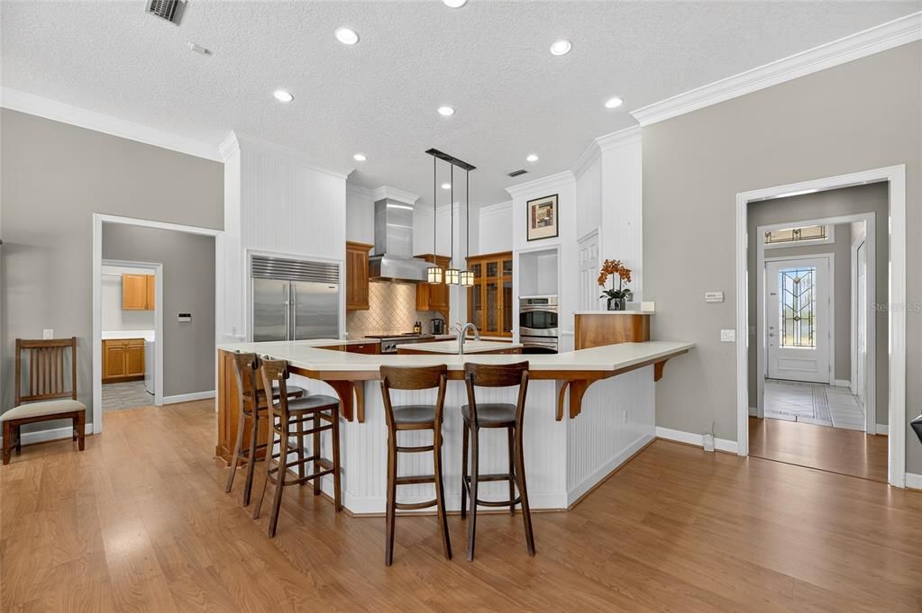 Activo con contrato: $1,350,000 (4 camas, 3 baños, 3152 Pies cuadrados)