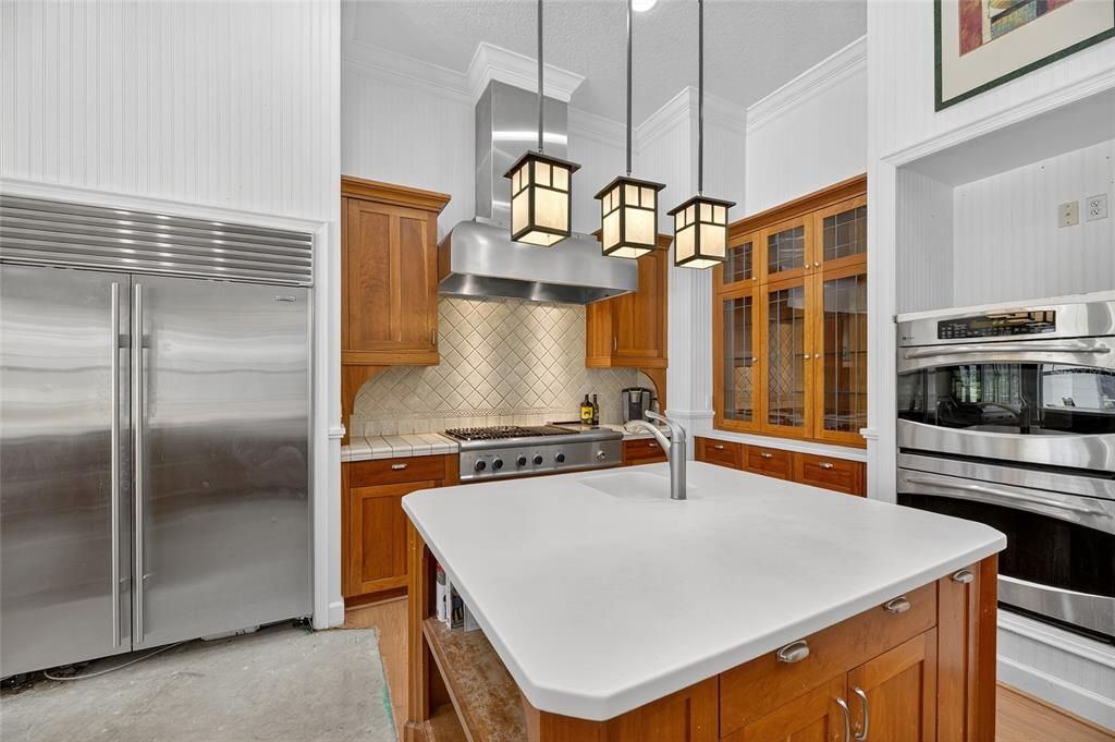 Activo con contrato: $1,350,000 (4 camas, 3 baños, 3152 Pies cuadrados)