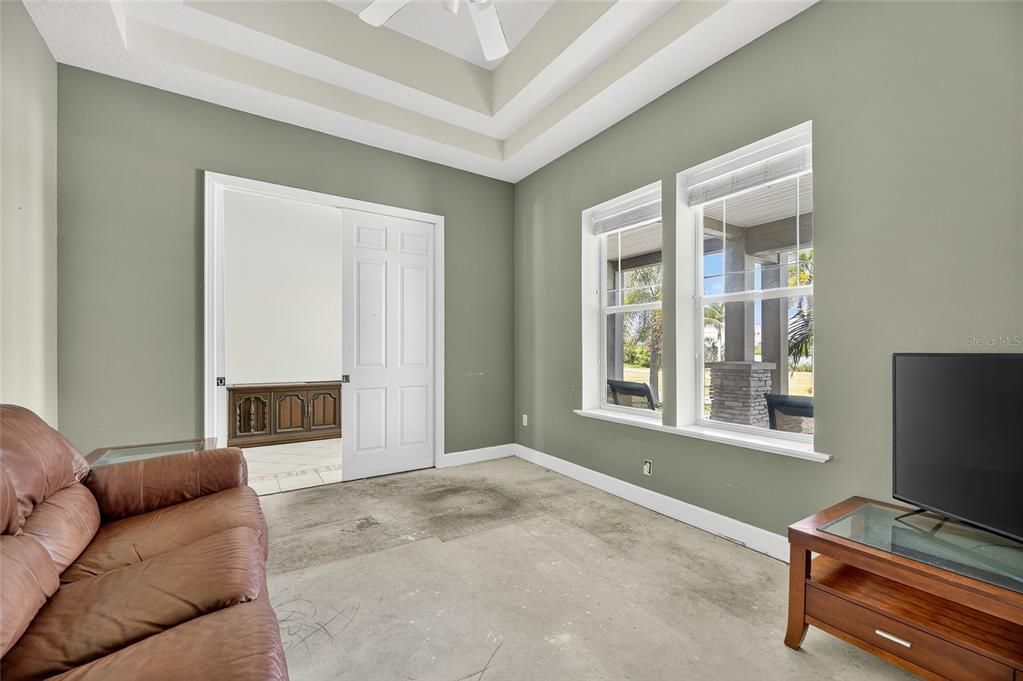 Activo con contrato: $1,350,000 (4 camas, 3 baños, 3152 Pies cuadrados)