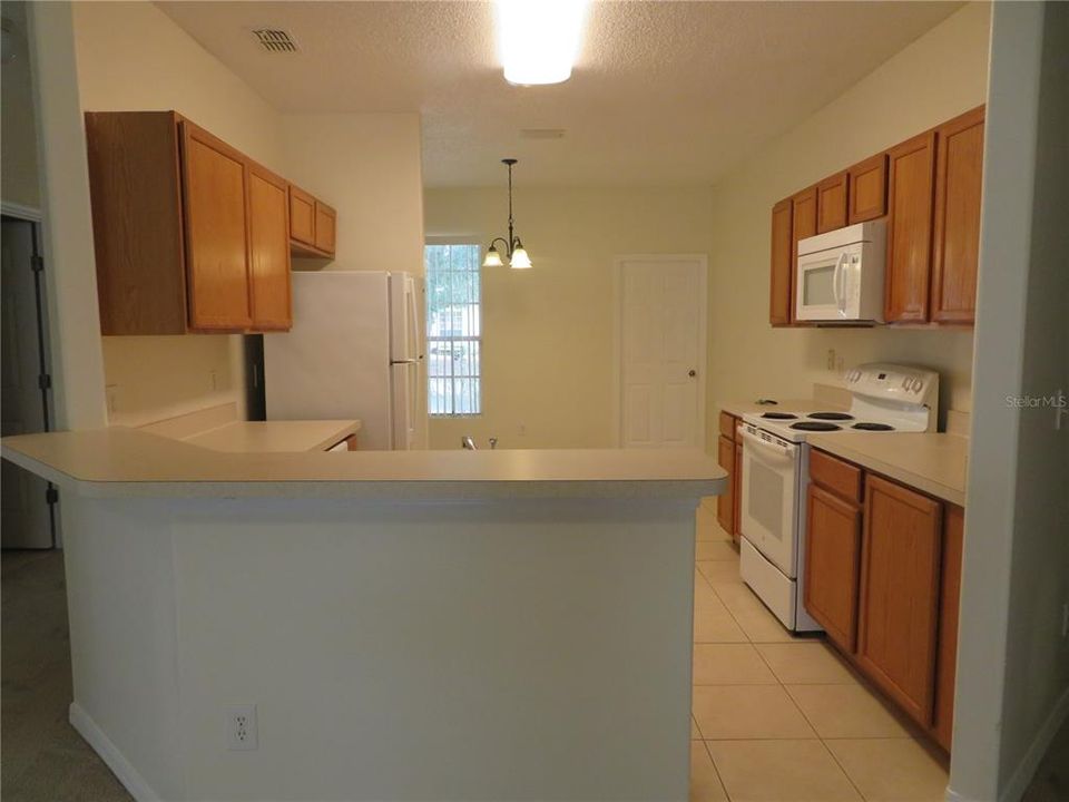 Active With Contract: $1,995 (5 beds, 3 baths, 1825 Square Feet)