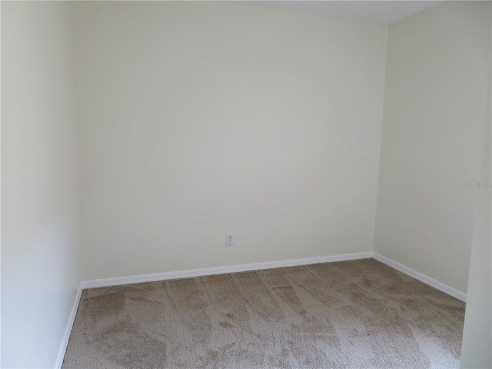 Active With Contract: $1,995 (5 beds, 3 baths, 1825 Square Feet)