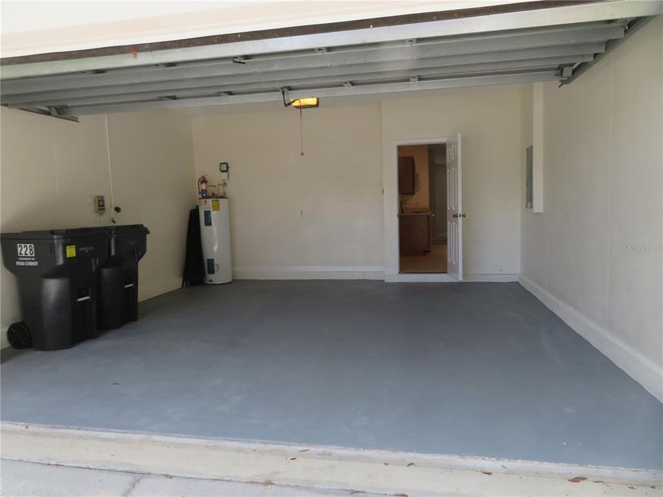 Active With Contract: $1,995 (5 beds, 3 baths, 1825 Square Feet)