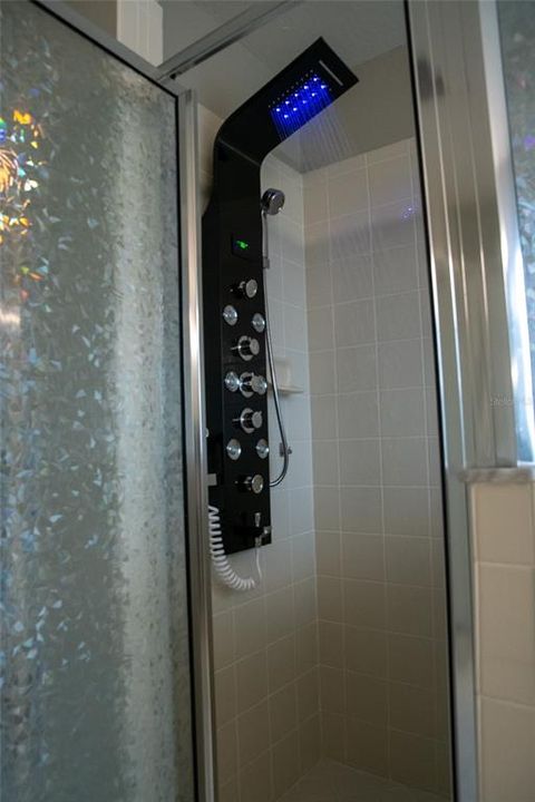 合同活跃: $480,000 (5 贝兹, 3 浴室, 2920 平方英尺)