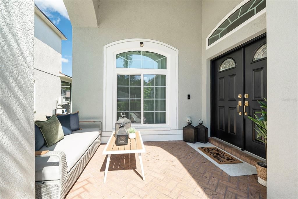 合同活跃: $480,000 (5 贝兹, 3 浴室, 2920 平方英尺)