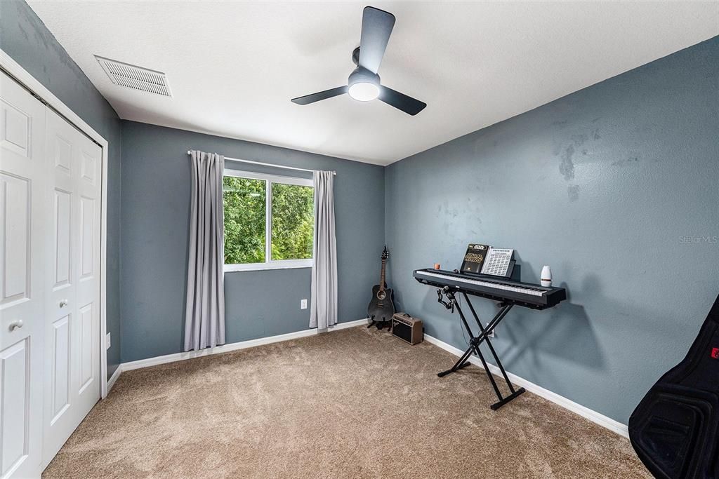 合同活跃: $480,000 (5 贝兹, 3 浴室, 2920 平方英尺)