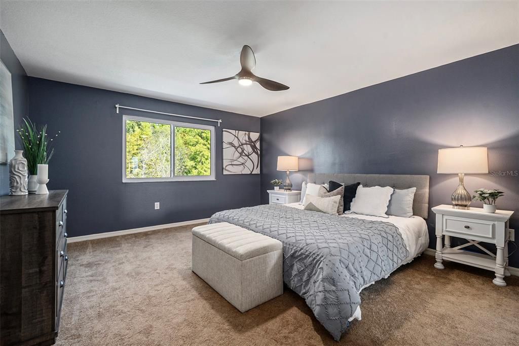 合同活跃: $480,000 (5 贝兹, 3 浴室, 2920 平方英尺)