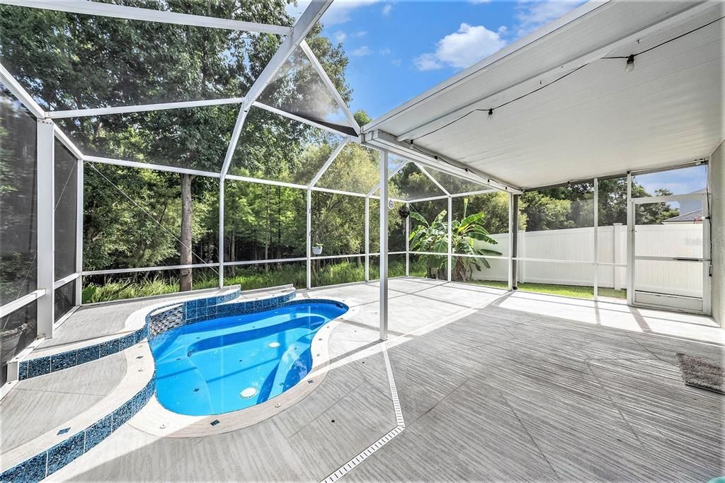 合同活跃: $480,000 (5 贝兹, 3 浴室, 2920 平方英尺)