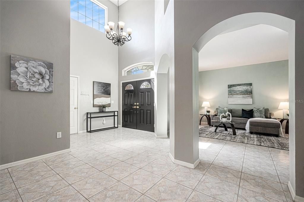 合同活跃: $480,000 (5 贝兹, 3 浴室, 2920 平方英尺)