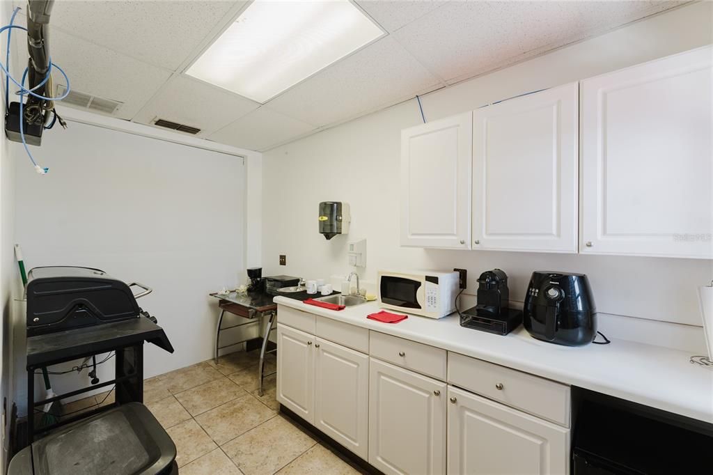 合同活跃: $120,000 (0 贝兹, 0 浴室, 1476 平方英尺)